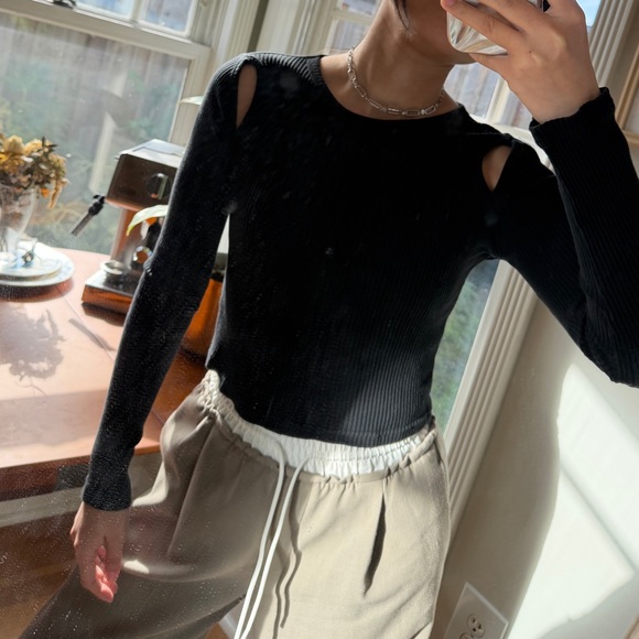 Chuu Tops - Elegant Black Cut-Out Long Sleeve Top